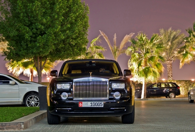 Rolls-Royce Phantom Baniyas Gold & Baniyas Black