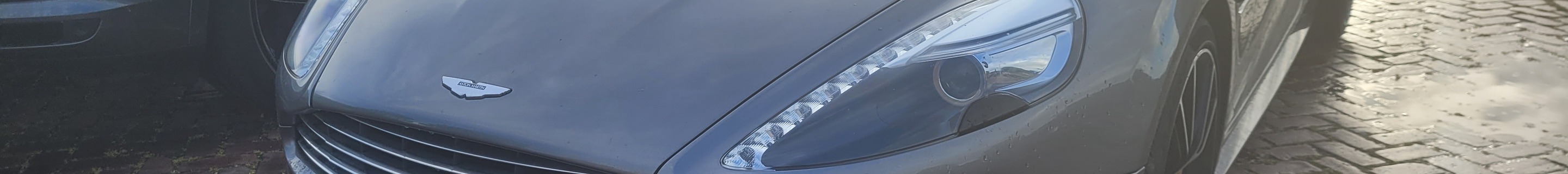 Aston Martin Vanquish Volante