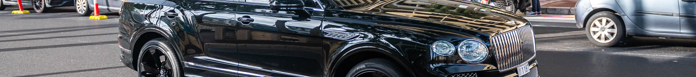 Bentley Bentayga V8 2025 Atelier Edition
