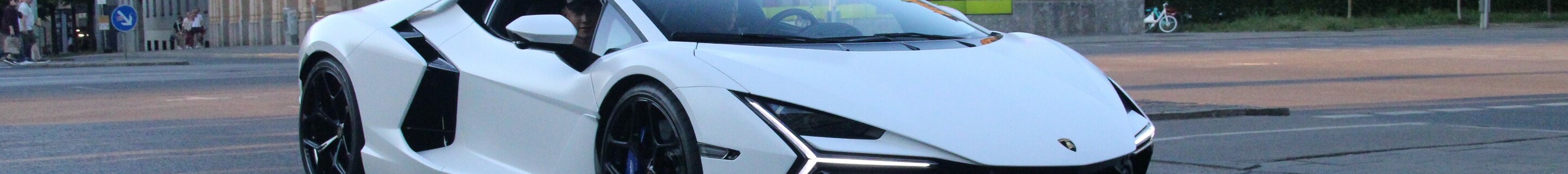 Lamborghini Revuelto