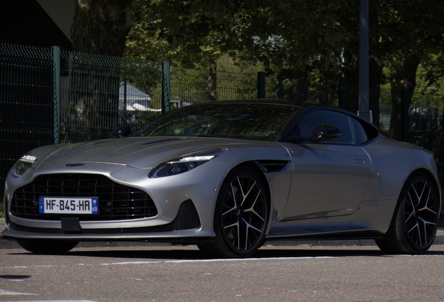 Aston Martin DB12