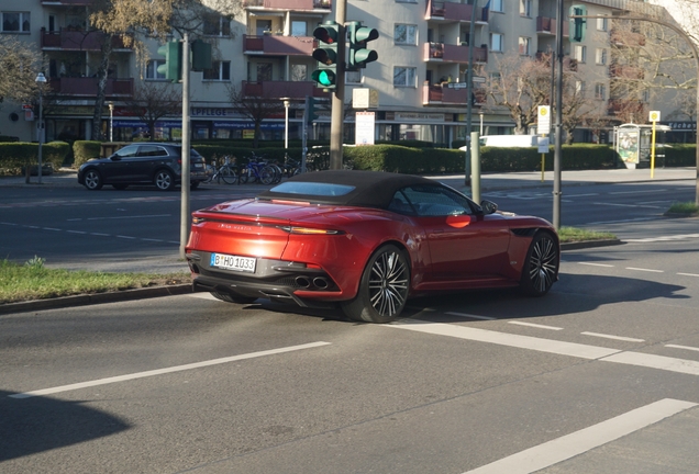 Aston Martin DBS Superleggera Volante