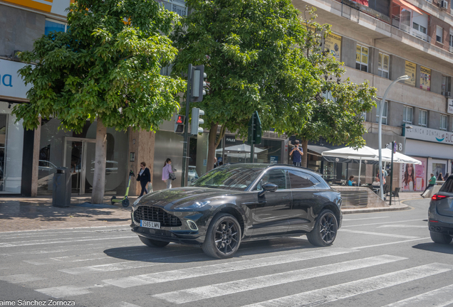 Aston Martin DBX