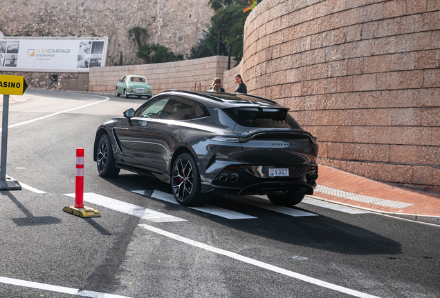 Aston Martin DBX707