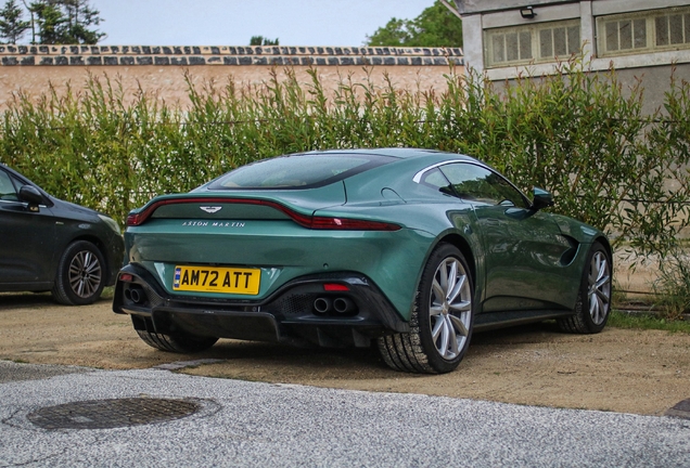 Aston Martin V8 Vantage 2018