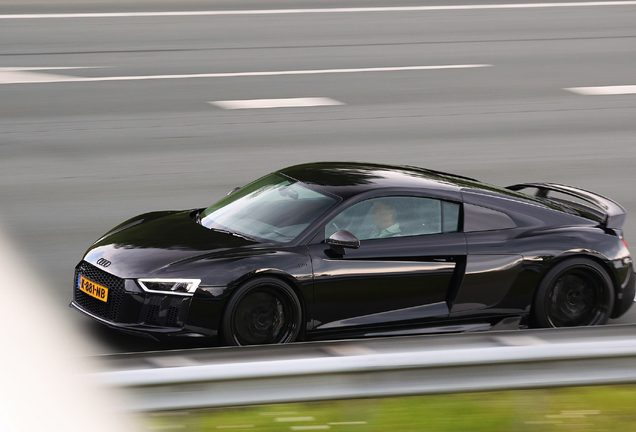 Audi R8 V10 Plus 2015