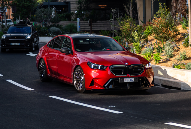 BMW M5 G90
