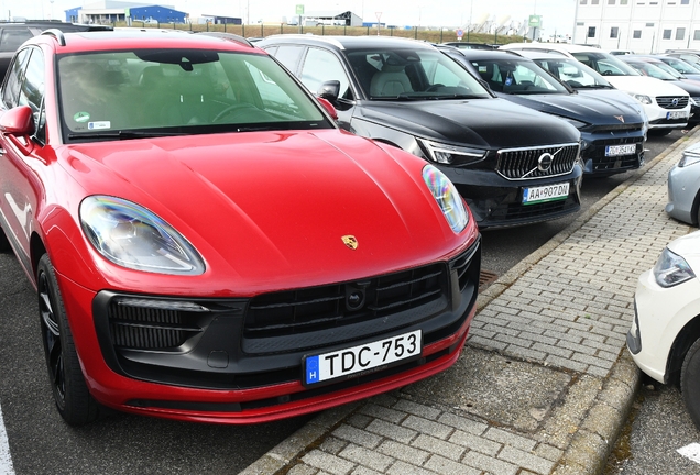 Porsche 95B Macan GTS MkIII