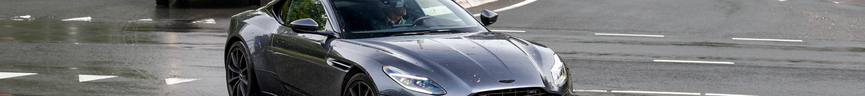 Aston Martin Db11