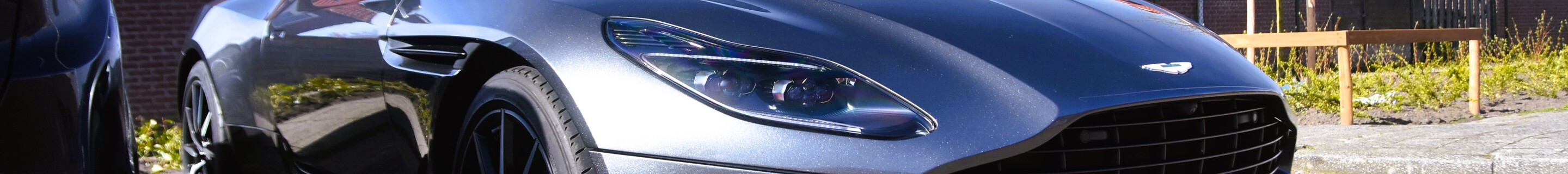 Aston Martin DB11 V8 Volante