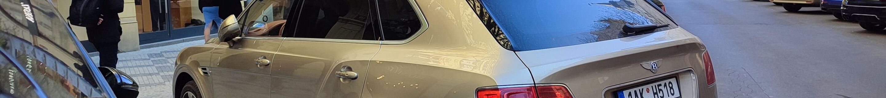 Bentley Bentayga V8