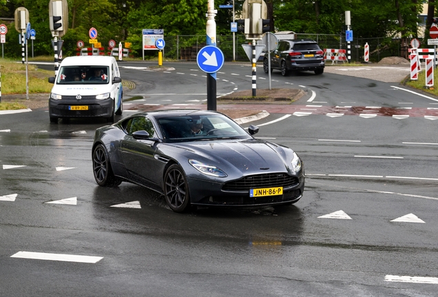 Aston Martin Db11