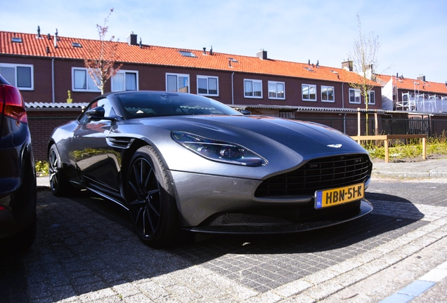 Aston Martin DB11 V8 Volante