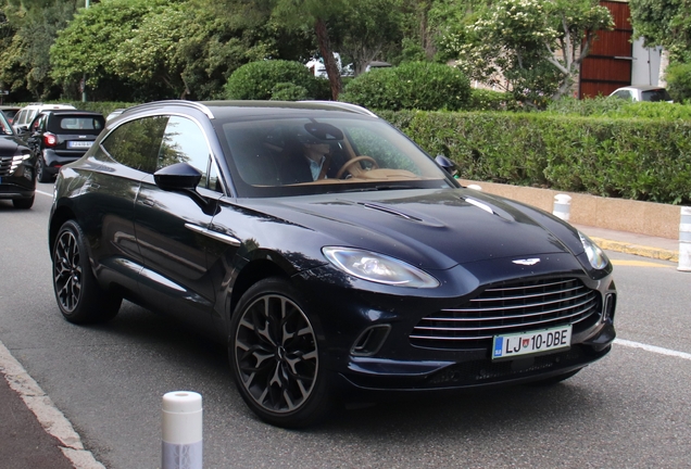 Aston Martin DBX