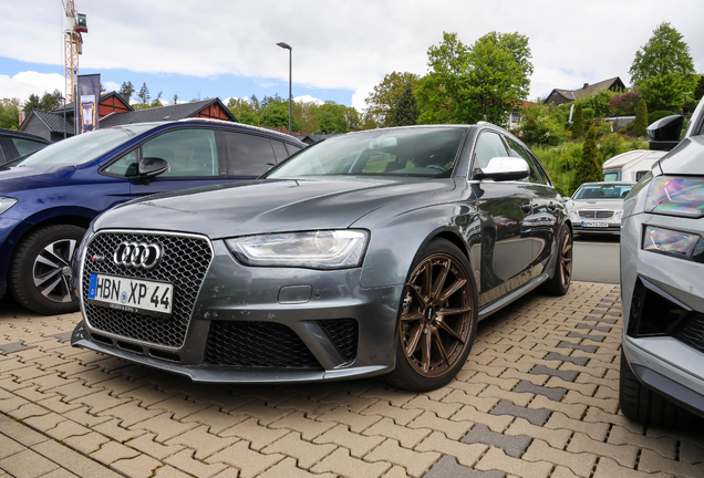 Audi RS4 Avant B8