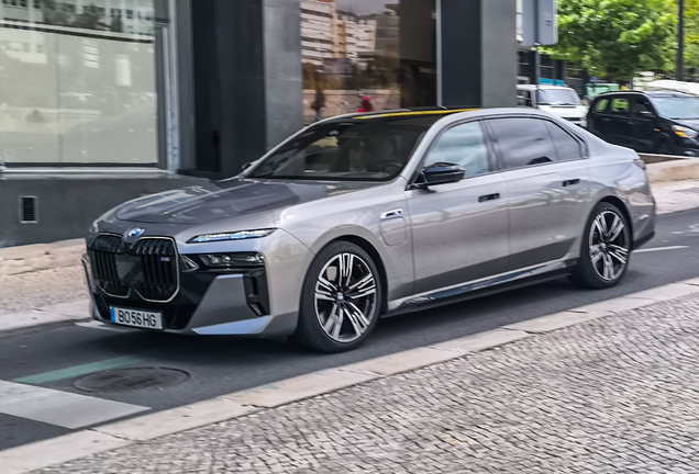 BMW M760e xDrive