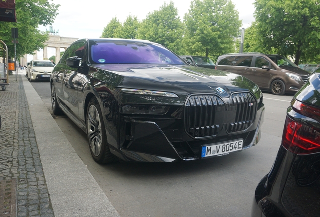 BMW M760e xDrive