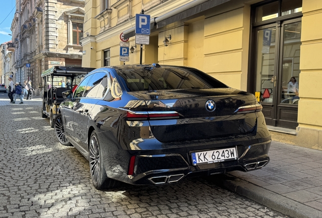 BMW M760e xDrive
