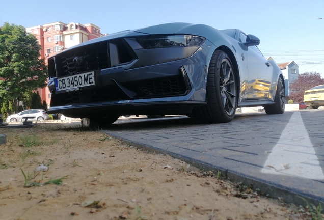 Ford Mustang Dark Horse 2024