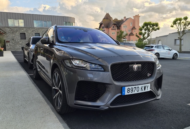Jaguar F-PACE SVR
