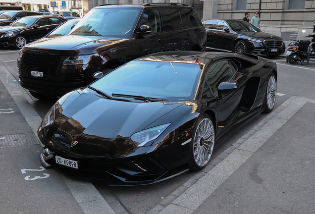 Lamborghini Aventador S LP740-4
