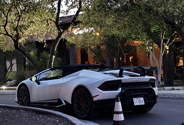Lamborghini Huracán LP640-4 Performante Spyder