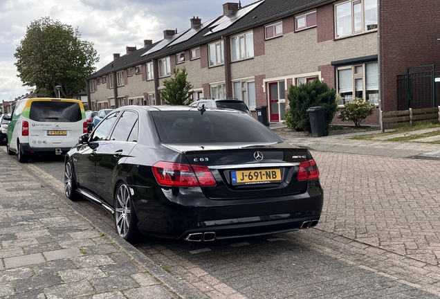 Mercedes-Benz E 63 AMG W212 V8 Biturbo