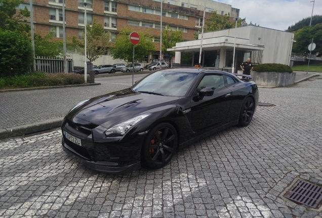 Nissan GT-R
