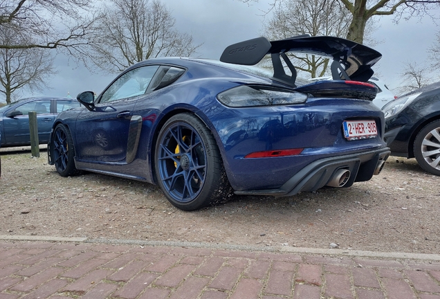 Porsche 718 Cayman GT4 RS Weissach Package