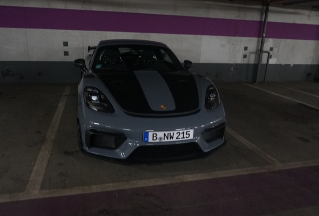 Porsche 718 Cayman GT4 RS Weissach Package