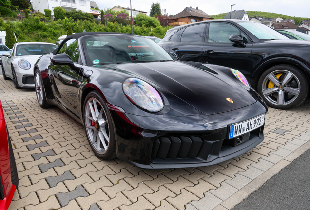 Porsche 992 Carrera 4S Cabriolet MkII
