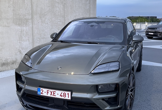 Porsche Macan EV Turbo