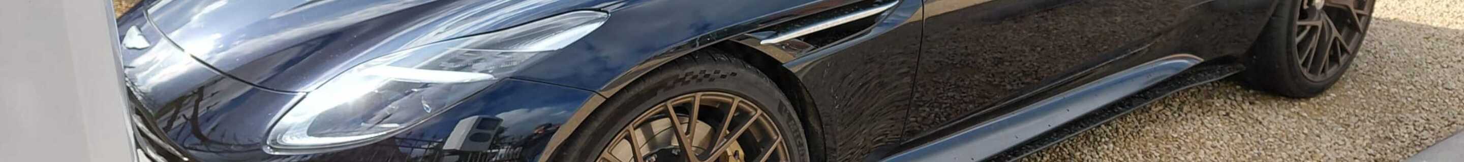 Aston Martin DB12