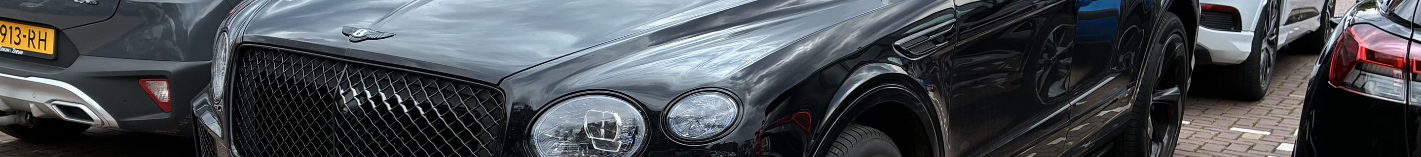 Bentley Bentayga Hybrid S 2024 Black Edition