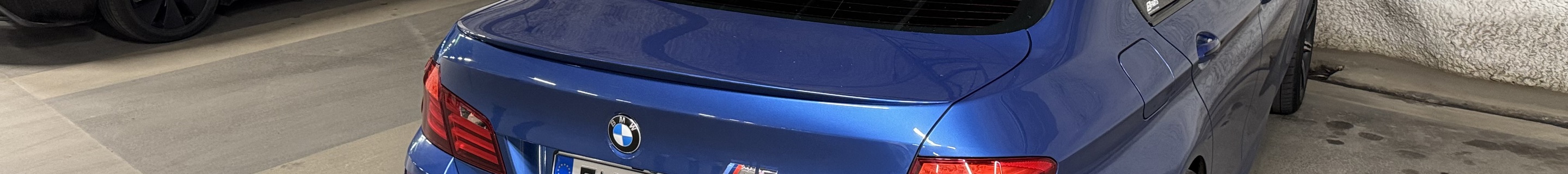 BMW M5 F10 2011