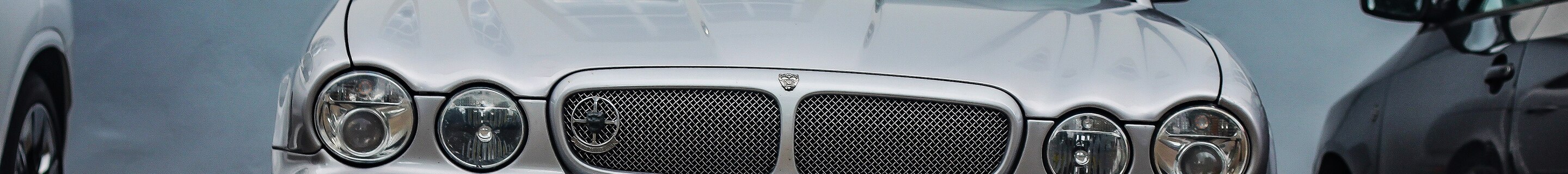 Jaguar XJR