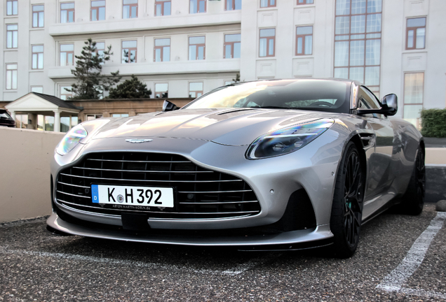 Aston Martin DB12