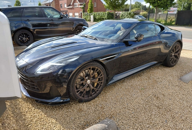 Aston Martin DB12