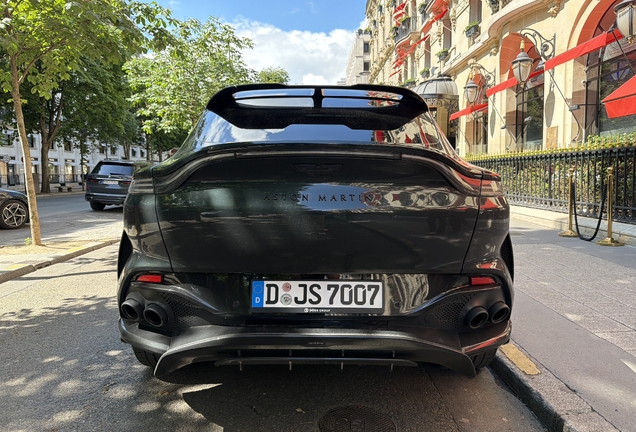 Aston Martin DBX707