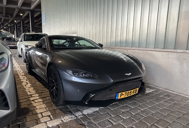 Aston Martin V8 Vantage 2018