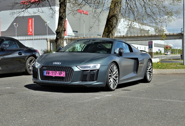 Audi R8 V10 Plus 2015