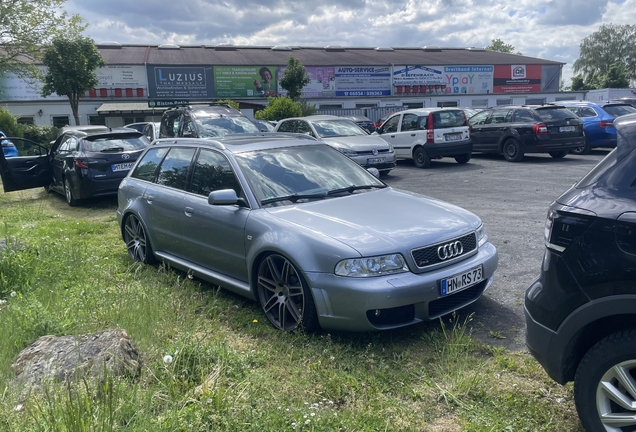 Audi RS4 Avant B5