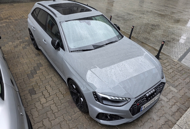 Audi RS4 Avant B9