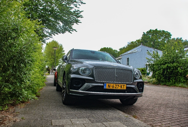 Bentley Bentayga Hybrid 2021