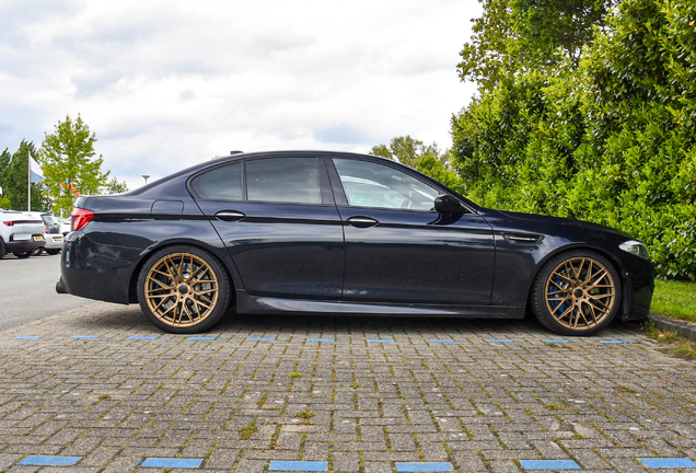 BMW M5 F10 2011