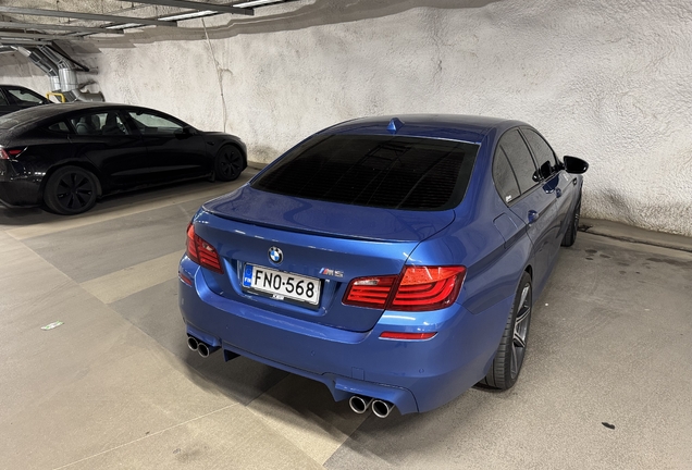 BMW M5 F10 2011