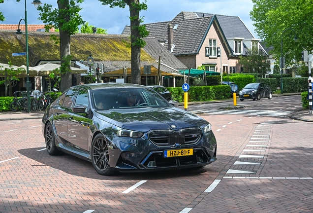 BMW M5 G90