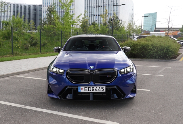 BMW M5 G90