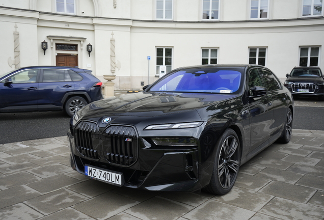 BMW M760e xDrive