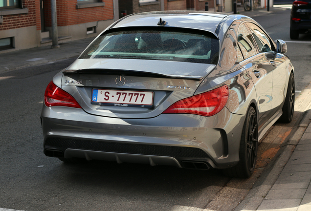 Mercedes-Benz CLA 45 AMG C117